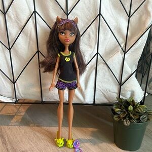 2008 Clawdeen Wolf Monster high doll 🐺